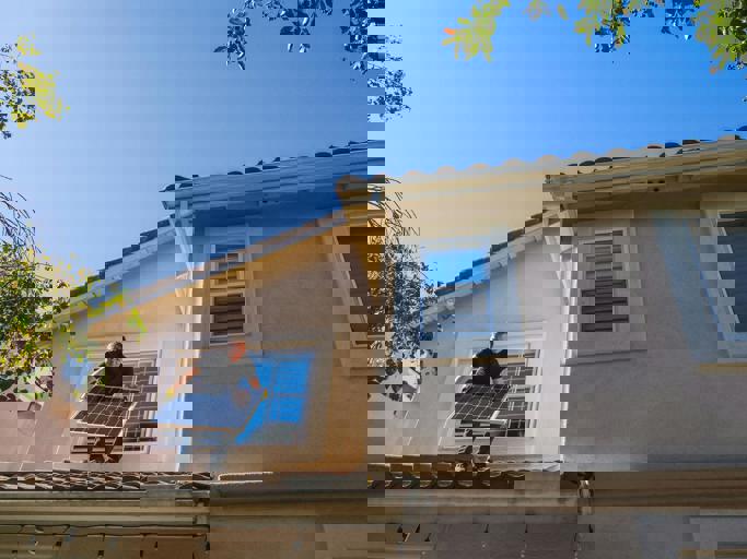 Rooftop Solar Panels Surge in Suburban Neighbourhoods as Residents Go Green